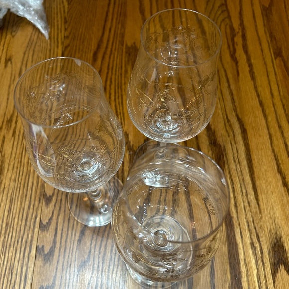Anthropologie Fiorella Wine Glasses Set of 2 - Picture 6 of 7